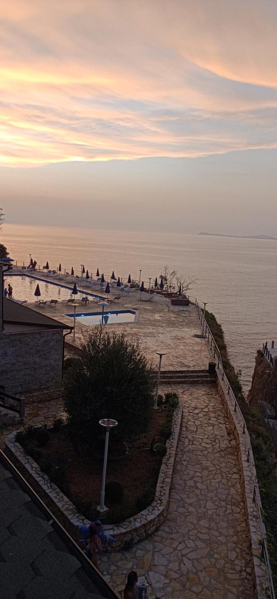 Artemis Beach House Vlore Exterior photo